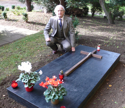 Father Jerzy Jarzebowski's grave